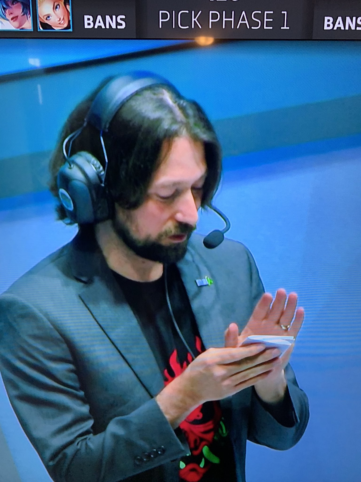 开云体育官方网站-CLG碾压SHR，Doinb开启传奇时刻顶尖较量入围赛，让粉丝疯狂欢呼