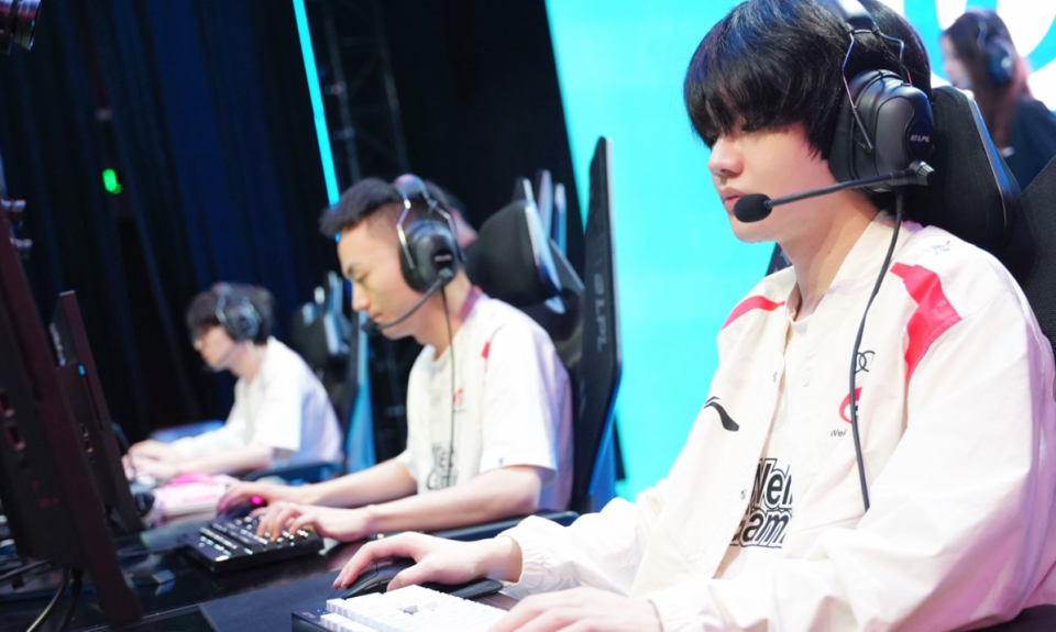 EDG横扫WBG，Perkz极限生还后反打宿敌对决成都决赛之夜，引爆全场热议