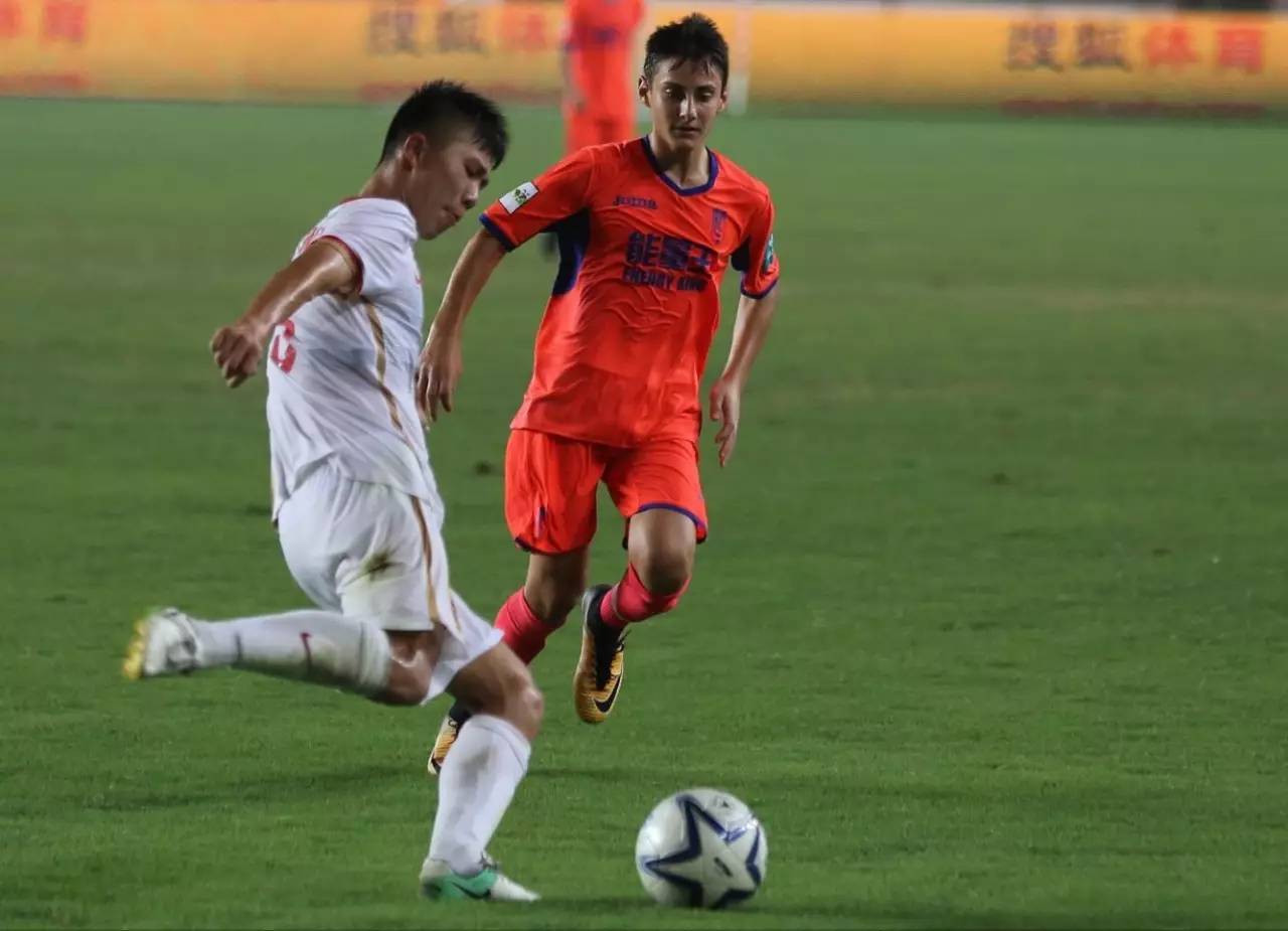 格拉纳达主场大胜，成功逆转劣势，士气大振