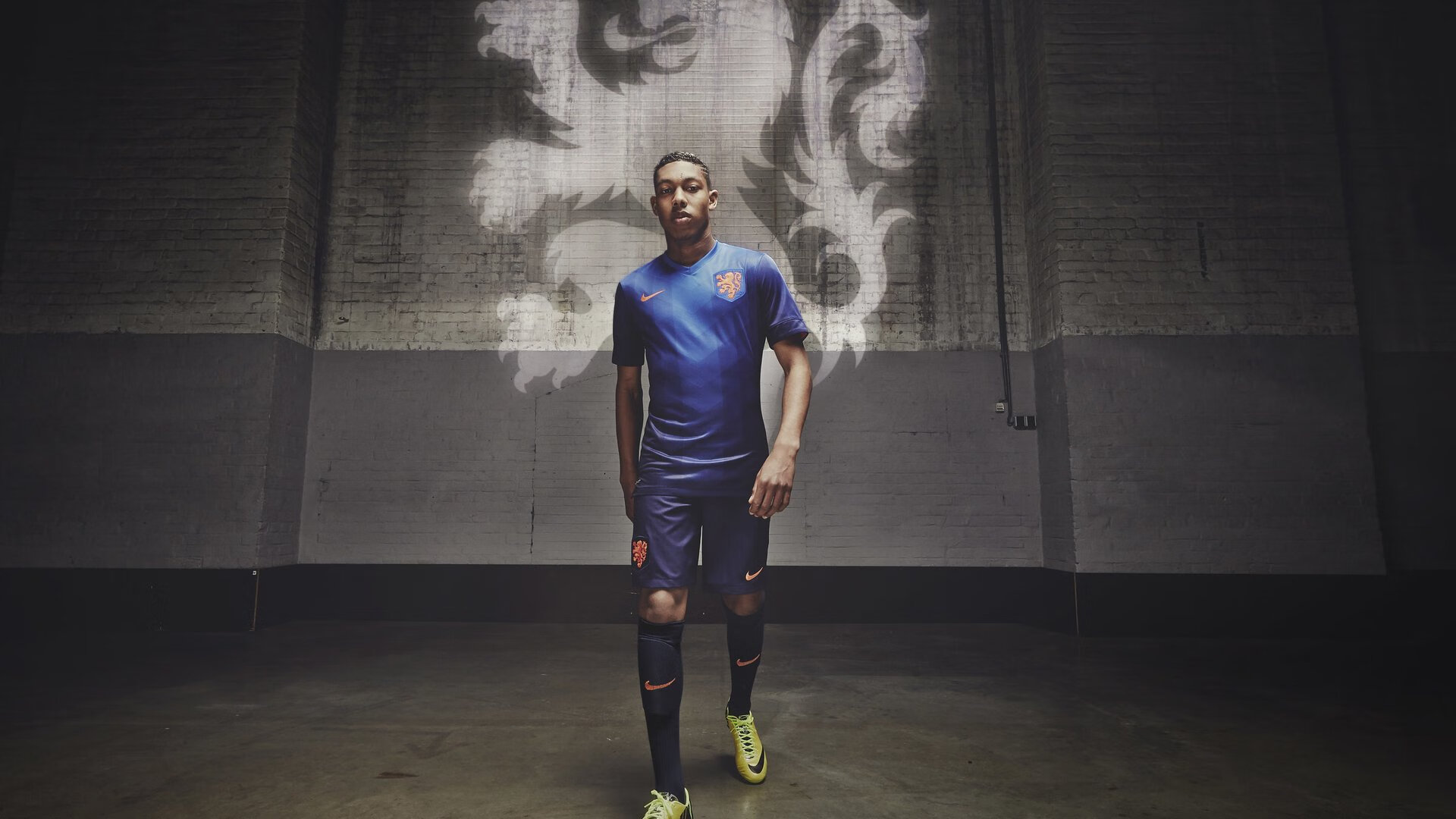 开云体育官方网站-钢铁防线！深圳活塞式防守晋级四强，德甲争冠夜再现布伦森式巨星时刻